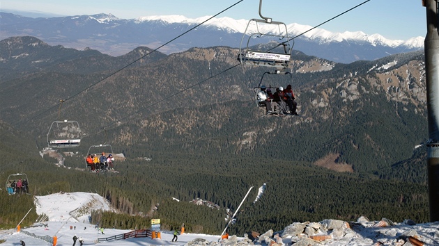 Ly�ování na Chopku zdobí výhledy na panorama Vysokých Tater.