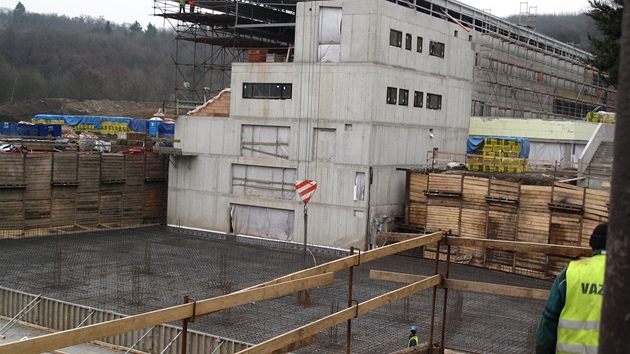 V Praze Motole vzniká víceú�elový sportovní areál s dostihovou dráhou pro chrty...