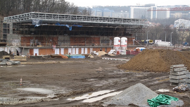 V Praze Motole vzniká víceú�elový sportovní areál s dostihovou dráhou pro chrty...