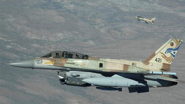 Letoun F-16 ve verzi Sufa - izraelská verze jedné z nejrozšířenějších stíhaček