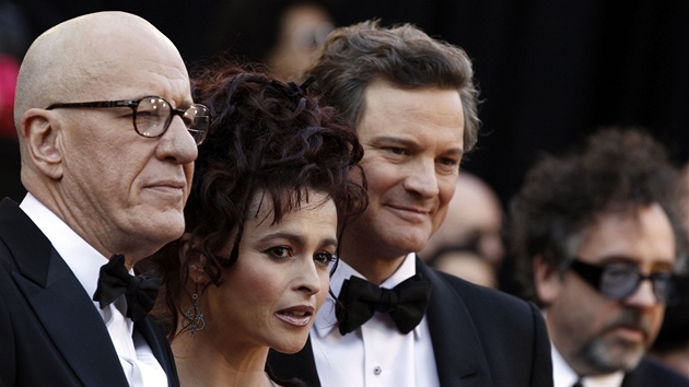 Zleva herci Geoffrey Rush, Helena Bonham Carterová, Colin Firth a režisér Tim Burton na začátku slavnostního galavečera