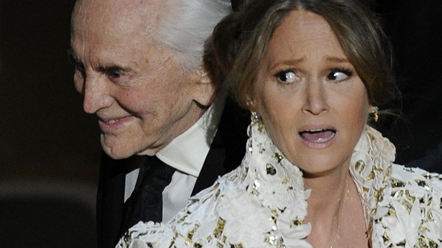 Melissa Leová má oscara za nejlepí enskou vedlejí roli. A Kirk Douglas má Melissu...