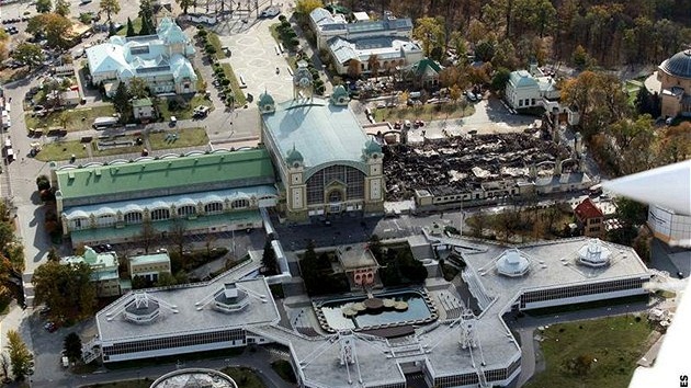 Levé kídlo Prmyslového paláce na Výstaviti zcela zniil poár (foto ze 17....