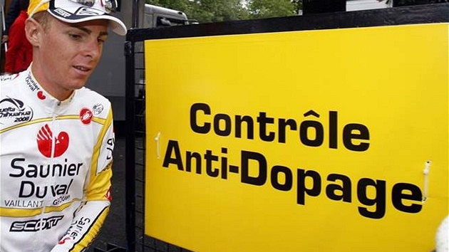 Riccardo Ricco z týmu Saunier Duval po dopingové kontrole
