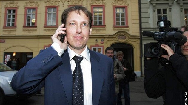 Stanislav Gross krátce po sloení advokátních zkouek (15. prosince 2008)