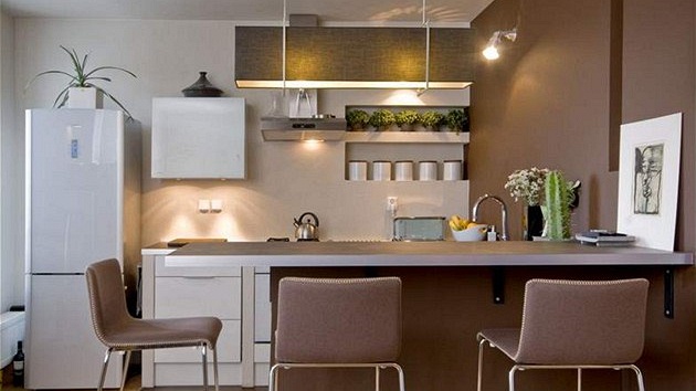 Kuchyn� po p�ti letech - lustr p�i�el na 3850 korun