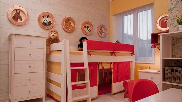 Místnost se zm�nila v moderní d�tský pokoj