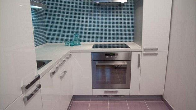 Kuchy�ská linka po prom�n� je ve tvaru L
