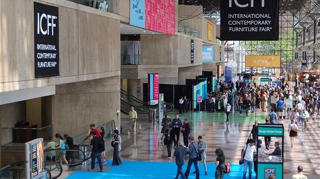 Pohled do haly Jakob K. Javits Center v New Yorku