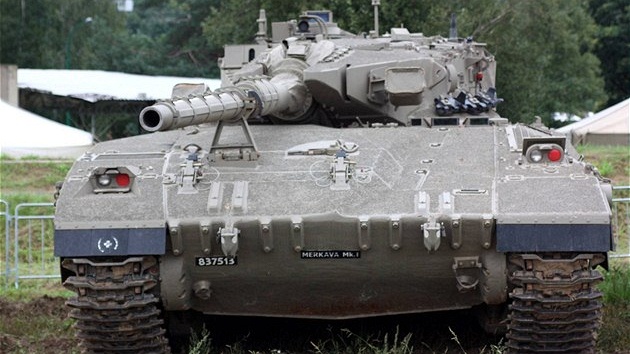 Soupei blízkovýchodních konflikt jsou hvzdy osmého tankového dne v Leanech...