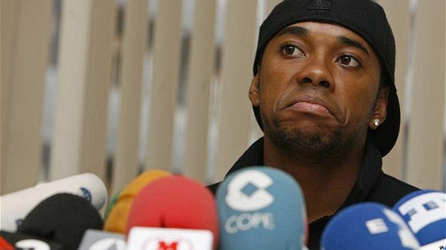 T�ko soudit, zda má Robinho z p�estupu do Manchesteru City radost...