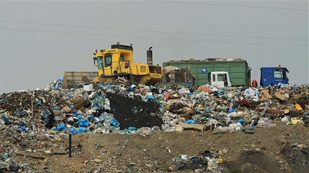 Skládka odpadu v �ab�icích.