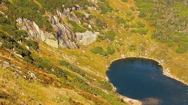 Jezero Wielki Staw není turistm pístupné. Ale mete si ho velmi dobe prohlédnout z hebenové cesty.