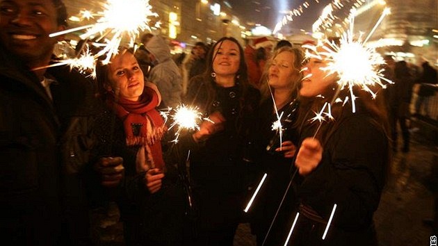 Oslavy píchodu nového roku se neobejdou bez alkoholu a pyrotechniky. Záchranái budou proto mít opt pohotovost. Ilustraní foto