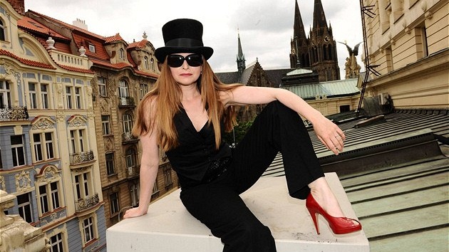 Lenka Nová v modelech Michaely Hoejí 