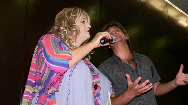 Travestita Nad�da Krupská, imitátor Haliny Pawlowské a Slávek Boura  