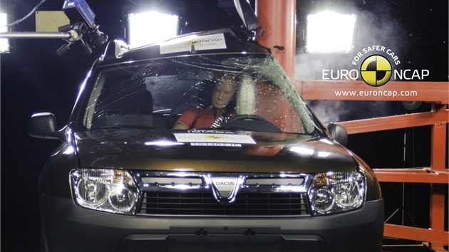 Crashtesty Euro NCAP únor 2011 - Dacia Duster