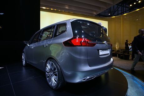 Opel Zafira Tourer Concept 