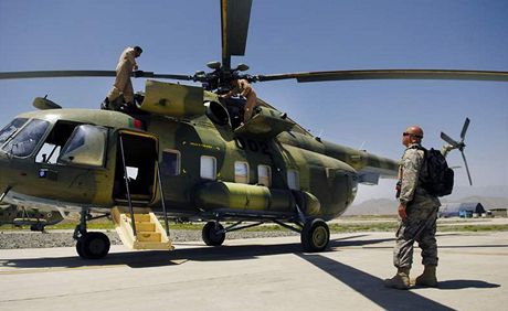 V Afghánistánu momentáln psobí teba etí piloti vrtulník.