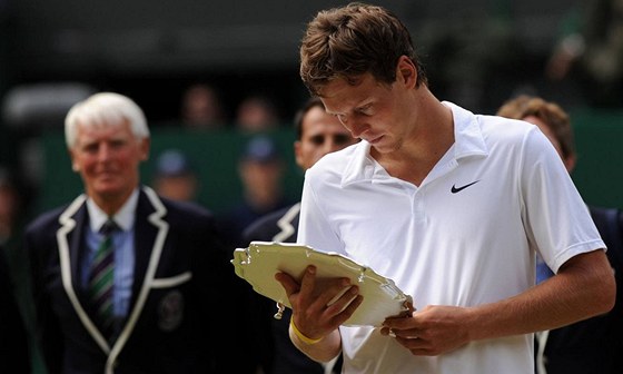 Do Londýna poslala Tomáe Berdycha i finálová úast ve slavném Wimbledonu