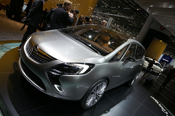 Opel Zafira Tourer Concept 