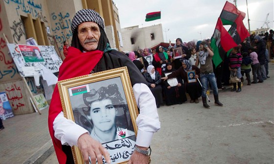 Odprci libyjského reimu ve mst Benghází. (6. bezna 2011)