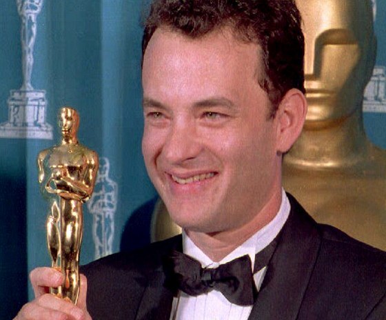 Tom Hanks s Oscarem za film Philadelphia (1993)