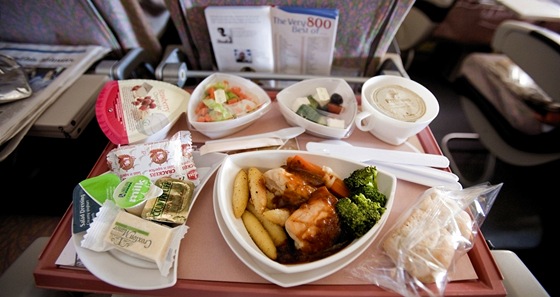 Jídlo na palubě letadla Emirates