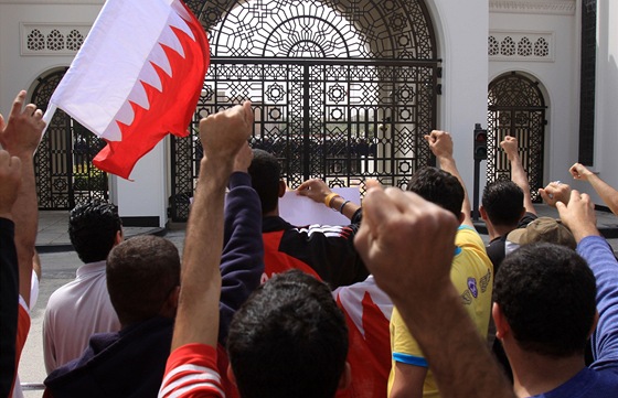 Bahrajnská opozice v nedli demonstrovala ped úadem vlády.