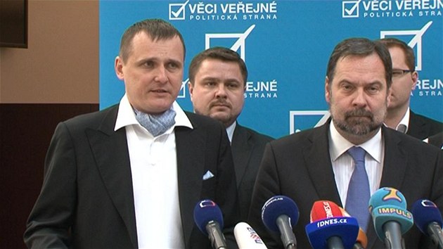 Bárta, John a dal�í �lenové V�cí Ve�ejných