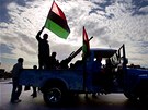 Libyjci demonstruj v centru Tobruku. (3. bezna 2011)