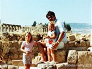tyletá Kate Middletonová s otcem a sestrou Pippou v Jordánsku