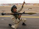 Povstalci se zmocnili zbraní libyjské armády a chtjí osvobodit Syrtu a po ní i Tripolis