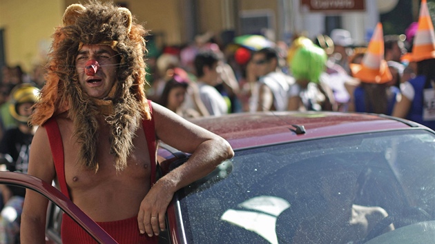 V ulicích Rio de Janeira se ve pipravuje na karneval (bezen 2011)