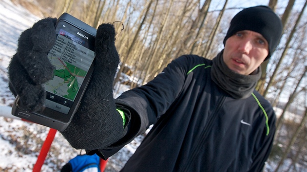 Ubhnutou trasu a poty kilometr mi dokumentuje program Sports Tracker v telefonu.