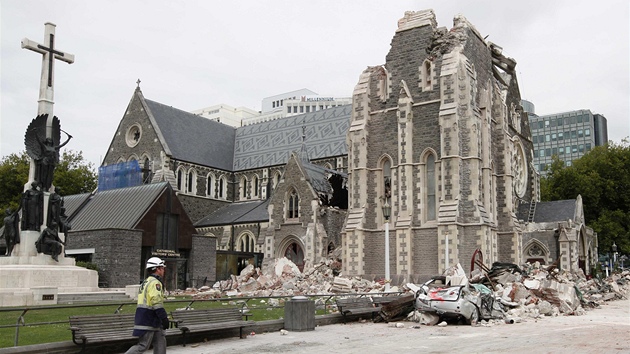 Kostel v Christchurchi poničený zemětřesením (2. března 2011)
