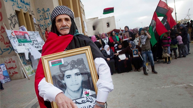 Odprci libyjského reimu ve mst Benghází. (6. bezna 2011)