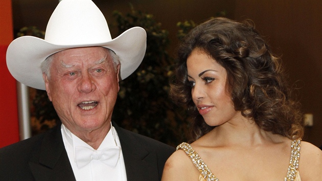 Ruby Rubacuoriová a Larry Hagman