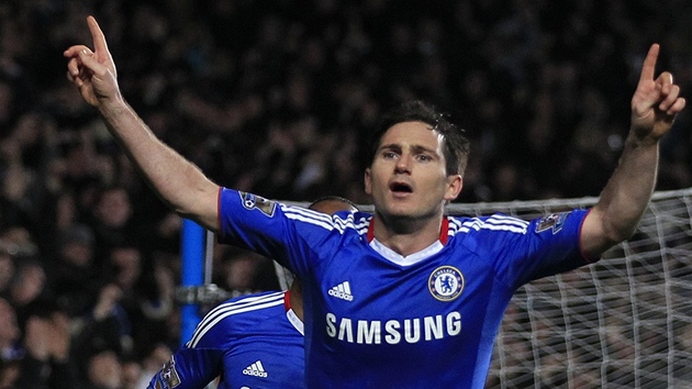Frank Lampard z Chelsea slaví gól. 