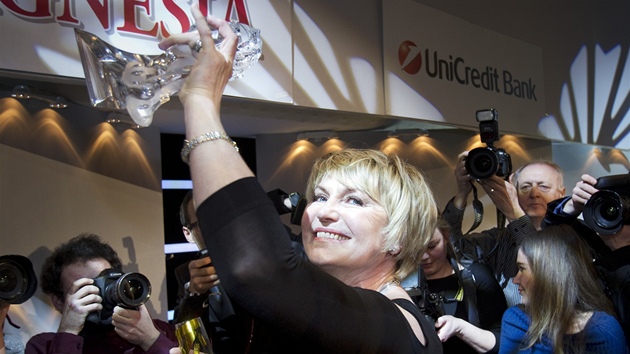 �eskými lvy provázel herec, hudebník a �ty�násobný dr�itel ud�lovaných cen Jan Buda�.