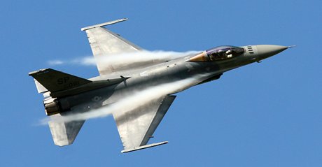 Letoun F-16 Fighting Falcon