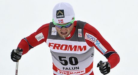 Petter Northug na trati prologu ve finle Svtovho pohru ve Falunu.