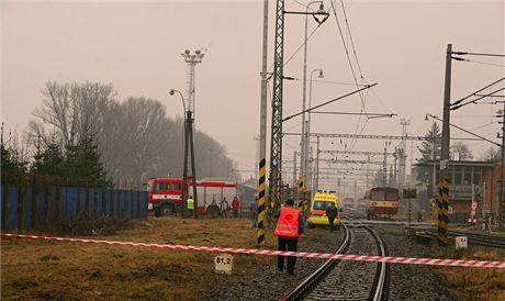 Nehoda, pi kter v Prostjov vlak srazil na pejezdu se svtelnou vstrahou auto. idi po pevozu do nemocnice zemel.