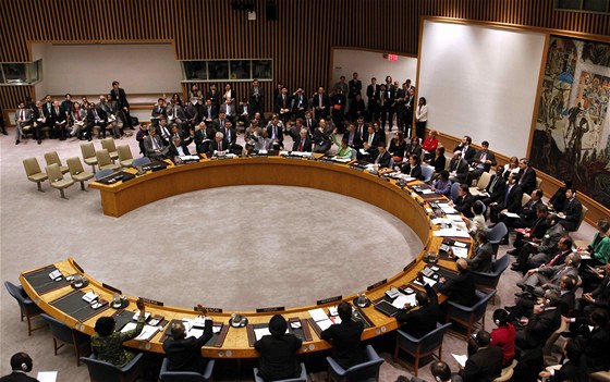 Jednání vech len Rady bezpenosti OSN. Úastní se jej pt stálých a deset nestálých len.