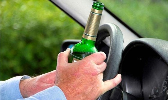 Policisté zastavili v Uherském Ostrohu řidiče, který měl 4,44 promile alkoholu v krvi. Ilustrační foto.