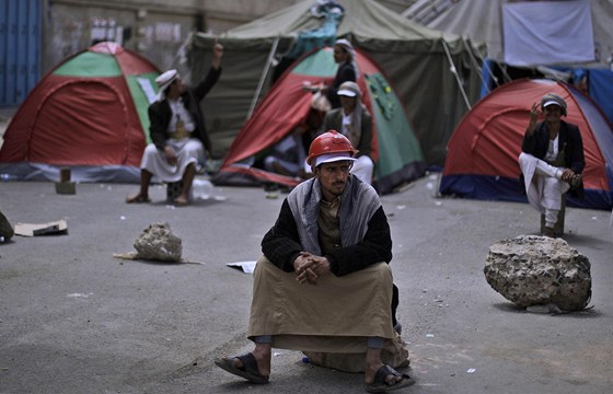 Pi protestech v jemenské metropoli Saná zemely desítky lidí (18.bezna 2011)