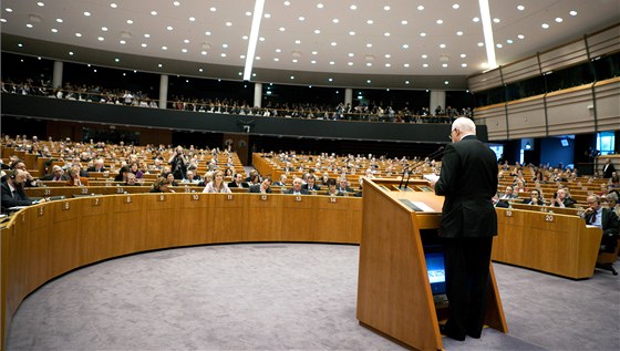 Václav Klaus při vystoupení v Evropském parlamentu v Bruselu. (únor 2009)
