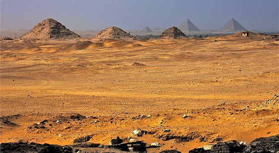 Pyramidové pole v Abúsíru