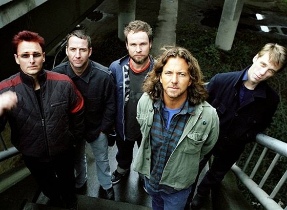 Deska Backspacer je devátém studiovým albem skupiny Pearl Jam.