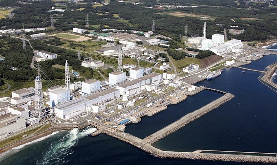 Letecký pohled na jaderný komplex Fukuima Dai-i (archivní snímek ze záí 2010)